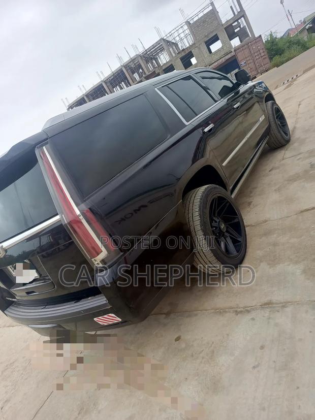 Cadillac Escalade ESV 2016 Black