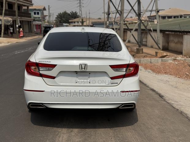 Honda Accord Touring 2018 White