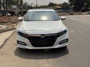 Honda Accord Touring 2018 White for sale