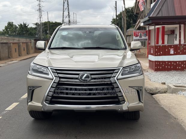 Lexus LX 570 AWD 2016 Gold