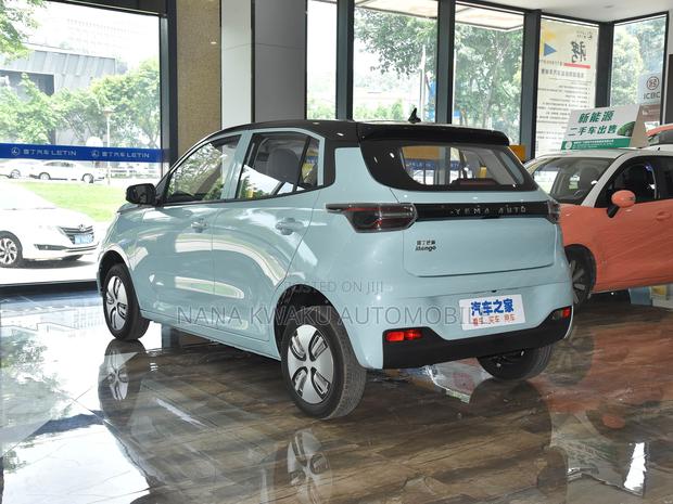 Car 2022 Blue