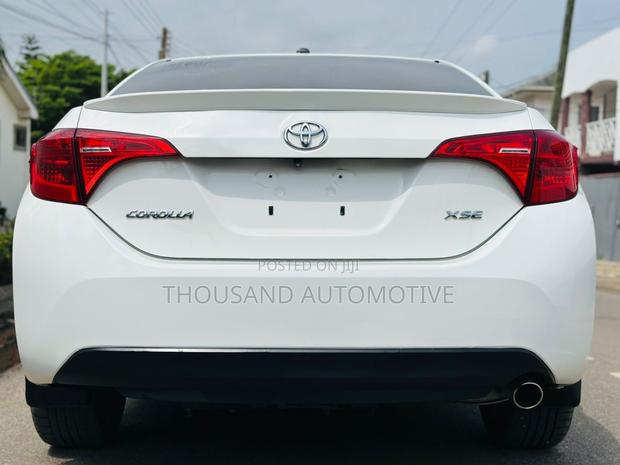 Toyota Corolla XSE 4dr Sedan (1.8L 4cyl CVT) 2017 White