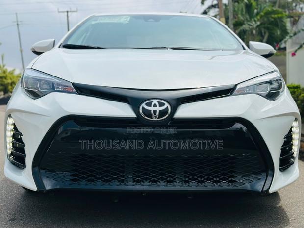 Toyota Corolla XSE 4dr Sedan (1.8L 4cyl CVT) 2017 White