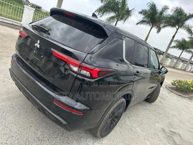 Mitsubishi Outlander 2024 Black