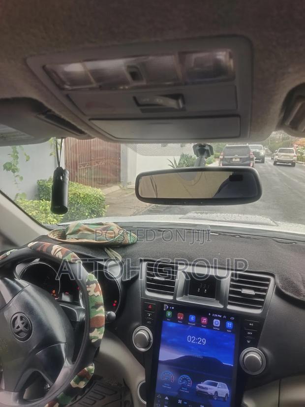 Toyota Highlander SE 2012 Silver