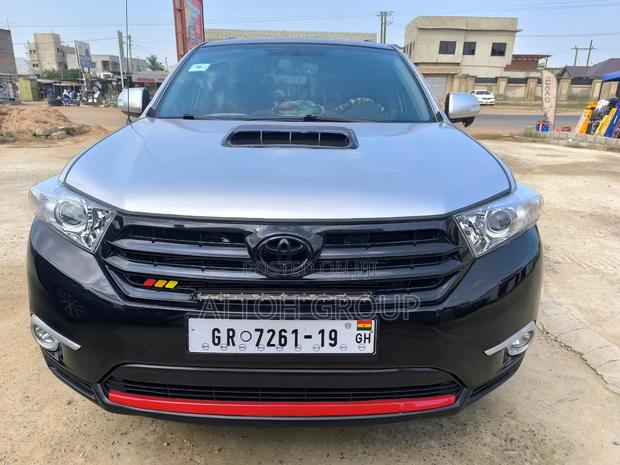 Toyota Highlander SE 2012 Silver