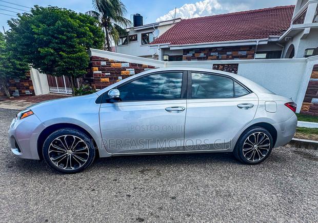 Toyota Corolla S Plus 4dr Sedan (1.8L 4cyl CVT) 2016 Silver