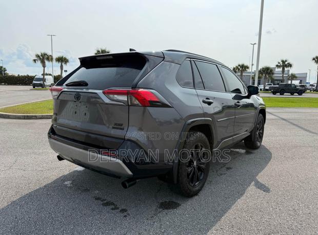 Toyota RAV4 Hybrid 2023 Gray