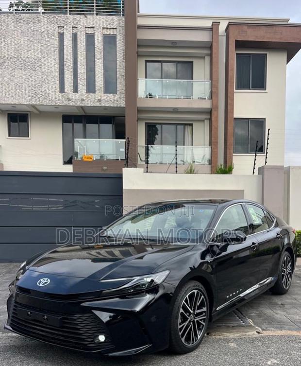 Toyota Camry LE 2025 Black