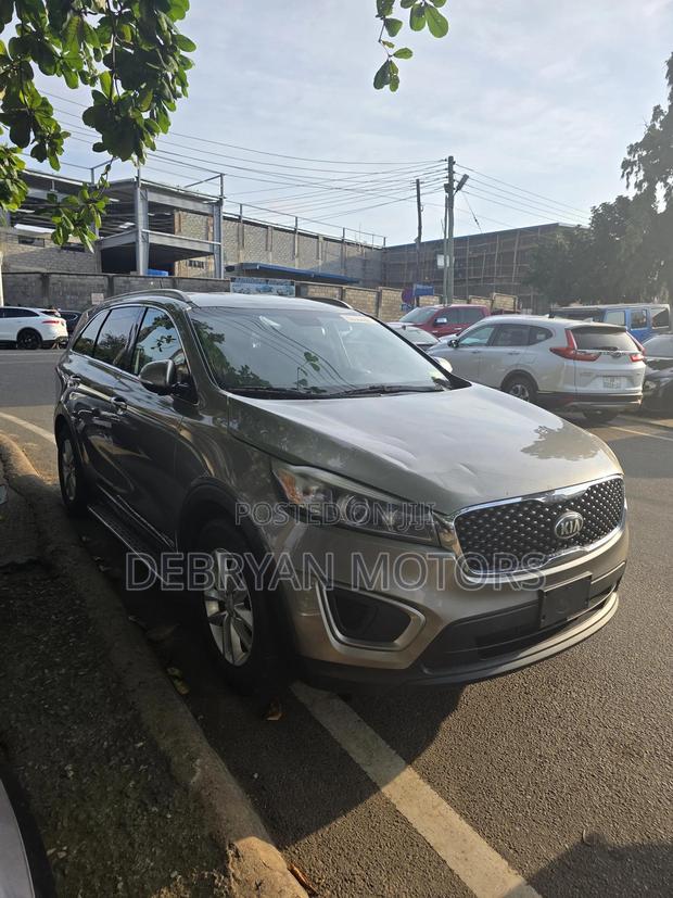 Kia Sorento 4dr SUV 2016 Gray