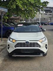 Toyota RAV4 XSE 2019 White for sale