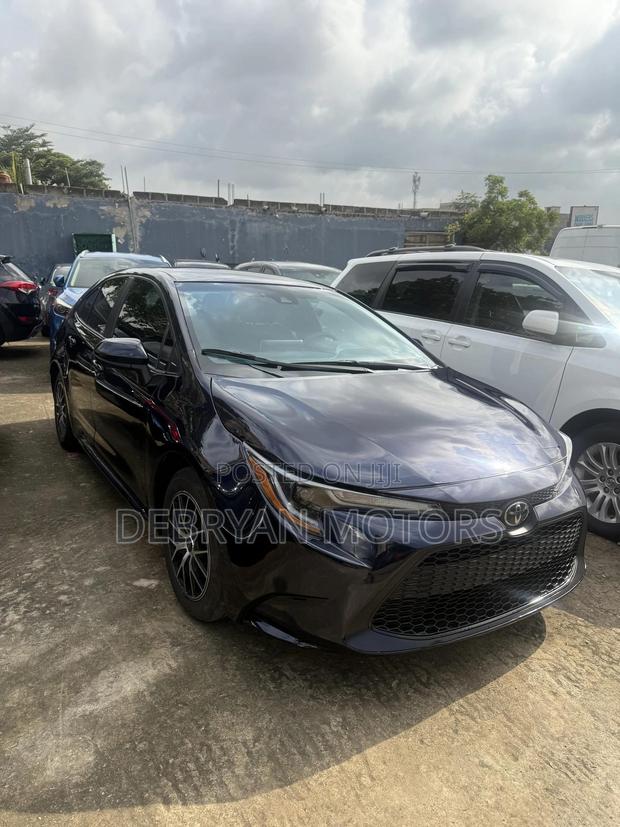 Toyota Corolla LE 2021 Blue