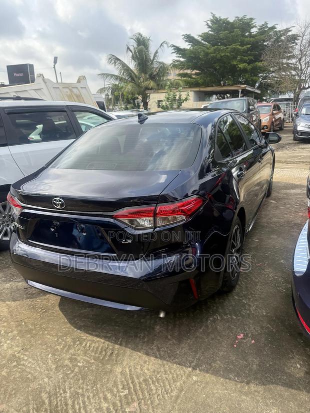 Toyota Corolla LE 2021 Blue