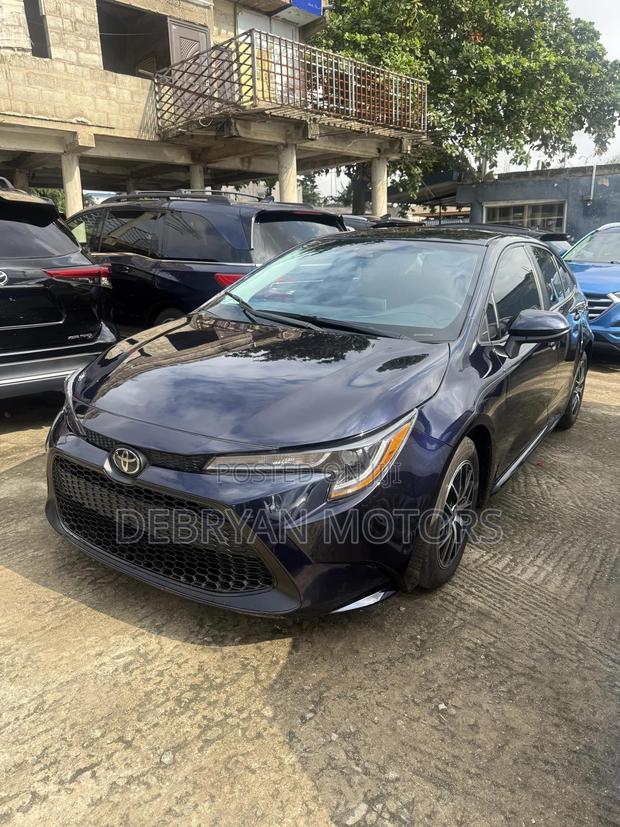 Toyota Corolla LE 2021 Blue