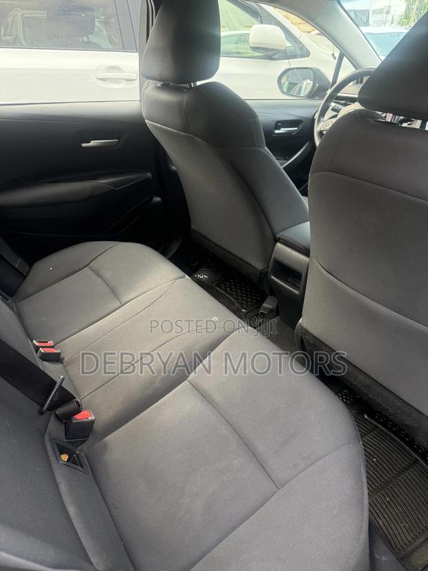 Toyota Corolla LE 2021 Blue