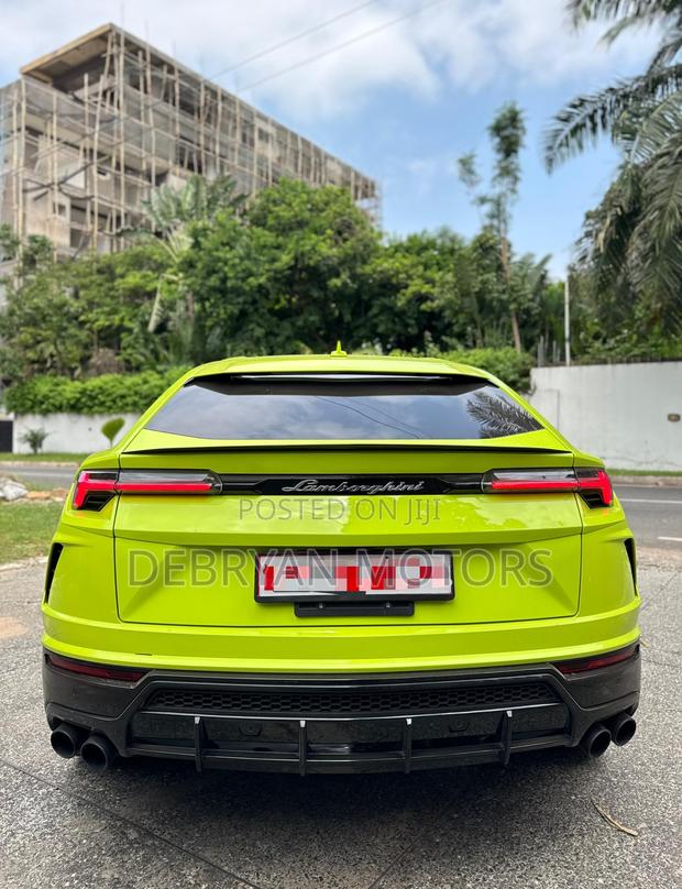 Lamborghini Urus 2022 Green
