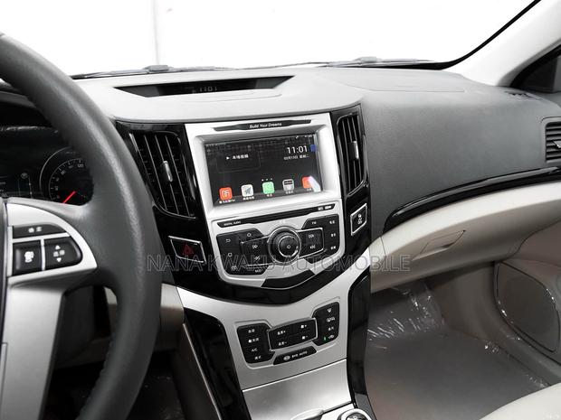 BYD E2 47 kWh 94 hp FWD 2019 White