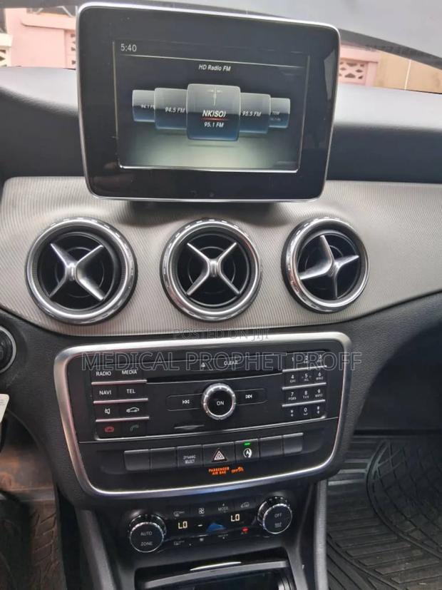 Mercedes-Benz GLA 250 2016 Black