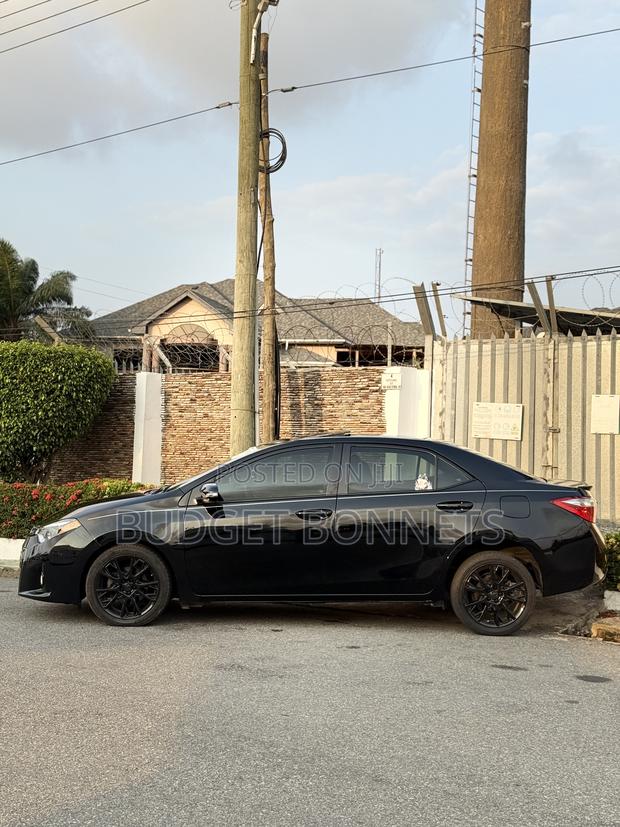 Toyota Corolla S w/Special Edition Pkg (1.8L 4cyl CVT) 2016 Black