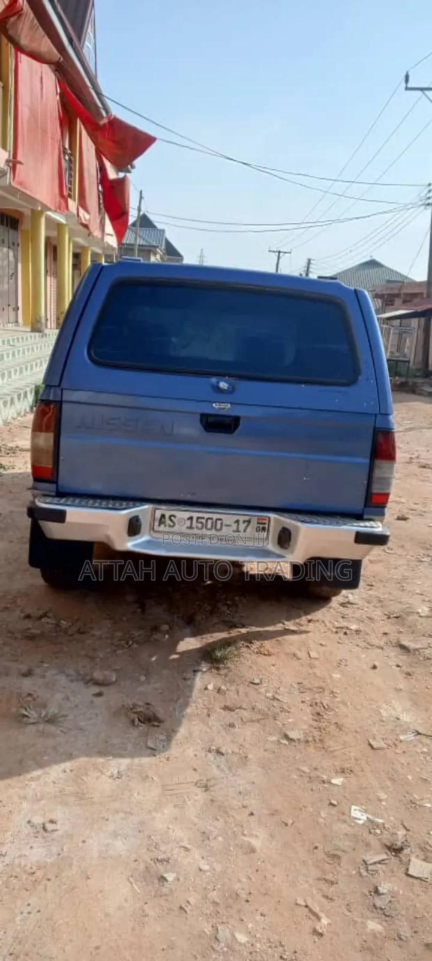 Nissan Hardbody 2010 Blue