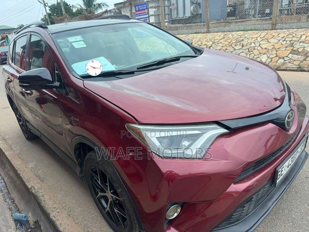 Toyota RAV4 SE AWD (2.5L 4cyl 6A) 2016 Red