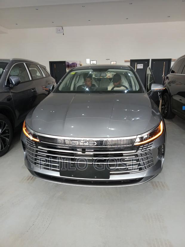 New BYD Destroyer 05 DM-i 1.5 Hybrid FWD 2025 Gray