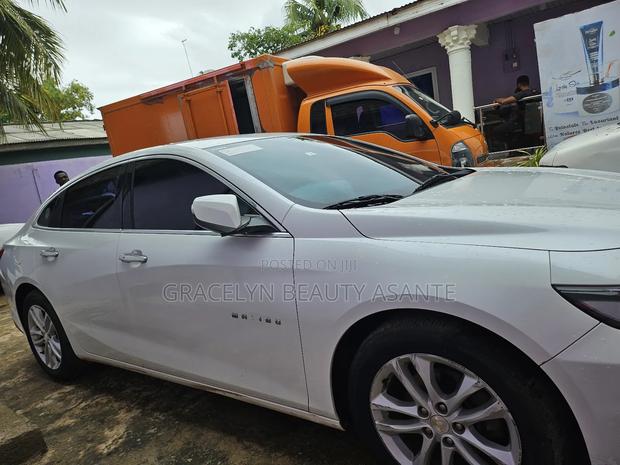 Chevrolet Malibu Premier w/2LZ 2017 White