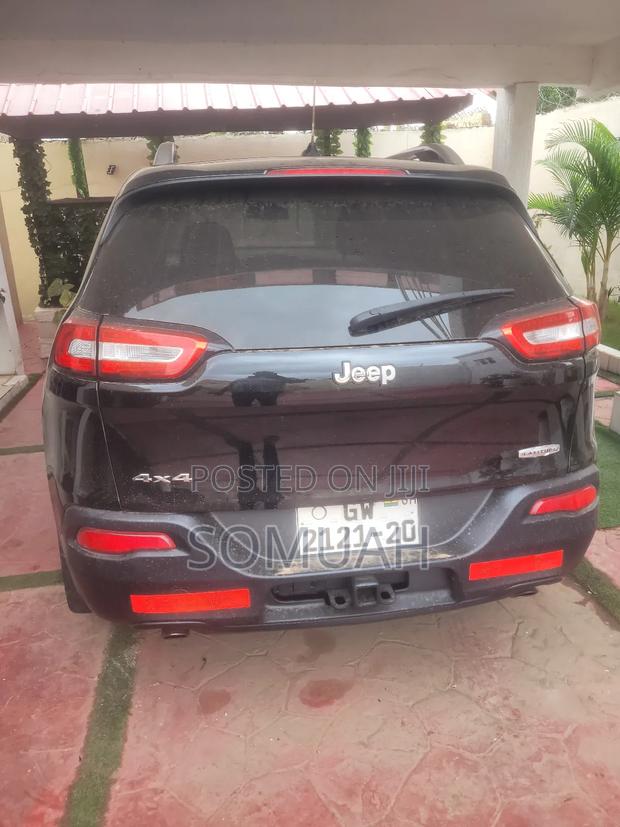 Jeep Cherokee Latitude 4dr SUV 4WD (2.4L 4cyl 9A) 2014 Black