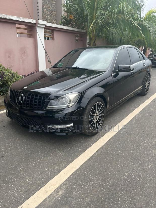 Mercedes-Benz C250 2014 Black