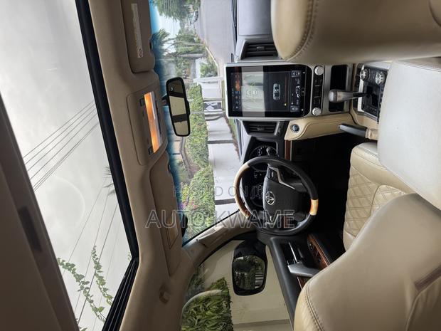 Toyota Land Cruiser 4.6 V8 VX-R 2015 Black