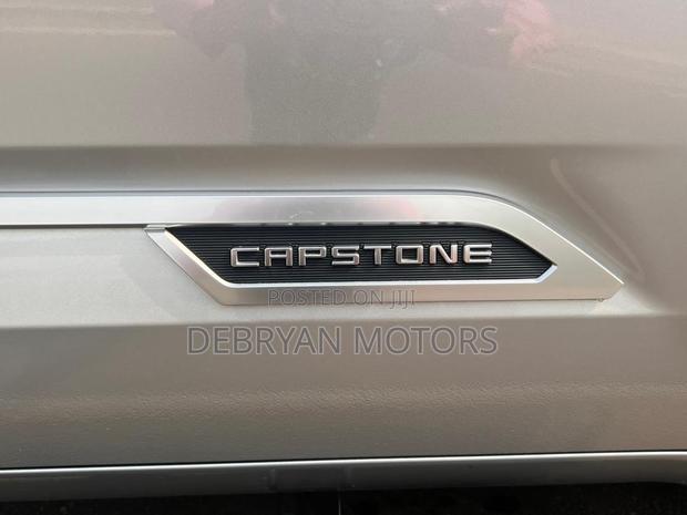 Toyota Tundra Hybrid 2022 Silver