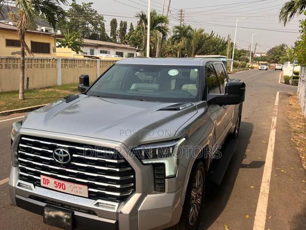 Toyota Tundra Hybrid 2022 Silver