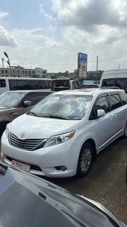 Toyota Sienna XLE 8-Passenger 4dr Minivan (3.5L 6cyl 6A) 2014 White for sale
