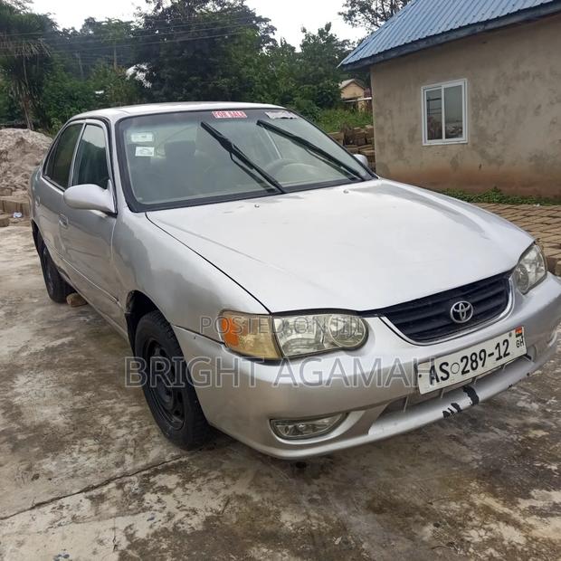 Toyota Corolla 1999 Silver