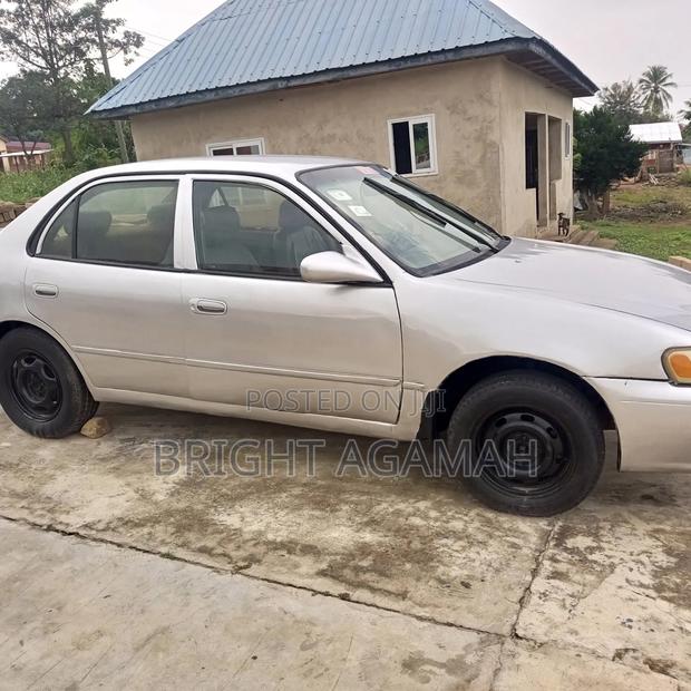 Toyota Corolla 1999 Silver