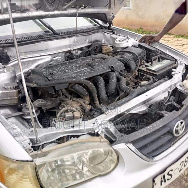 Toyota Corolla 1999 Silver