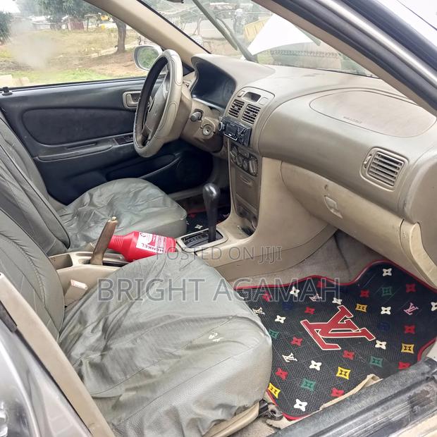 Toyota Corolla 1999 Silver