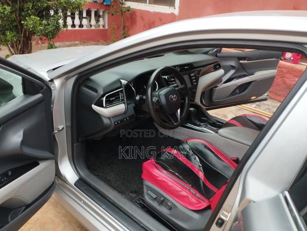 Toyota Camry LE (2.5L 4cyl 8A) 2019 Gray