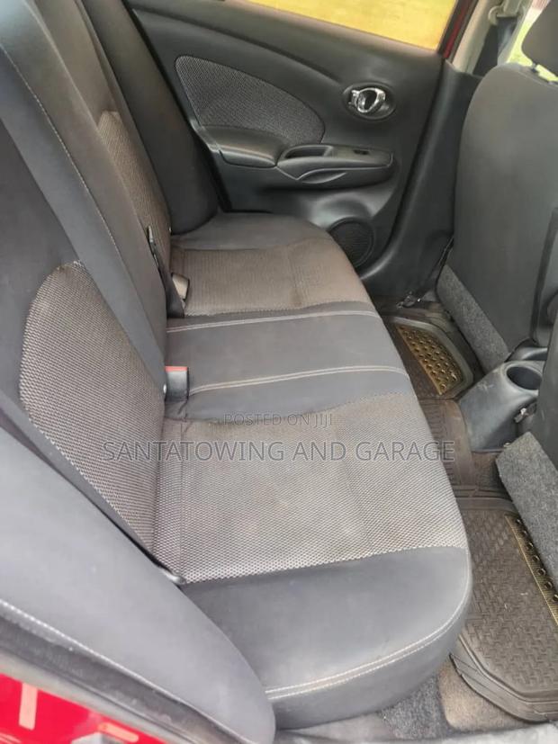 Nissan Versa 1.6 SV 2016 Red