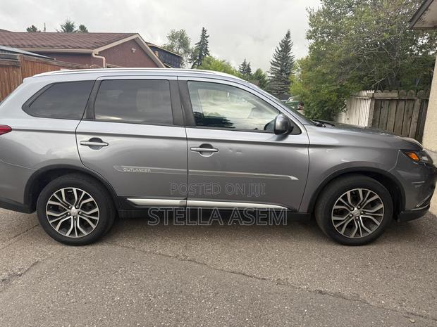 Mitsubishi Outlander 2.4 PHEV AWD 2017 Gray