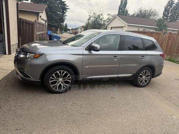 Mitsubishi Outlander 2.4 PHEV AWD 2017 Gray