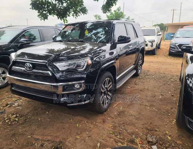 Toyota 4-Runner Limited 4WD 2024 Black