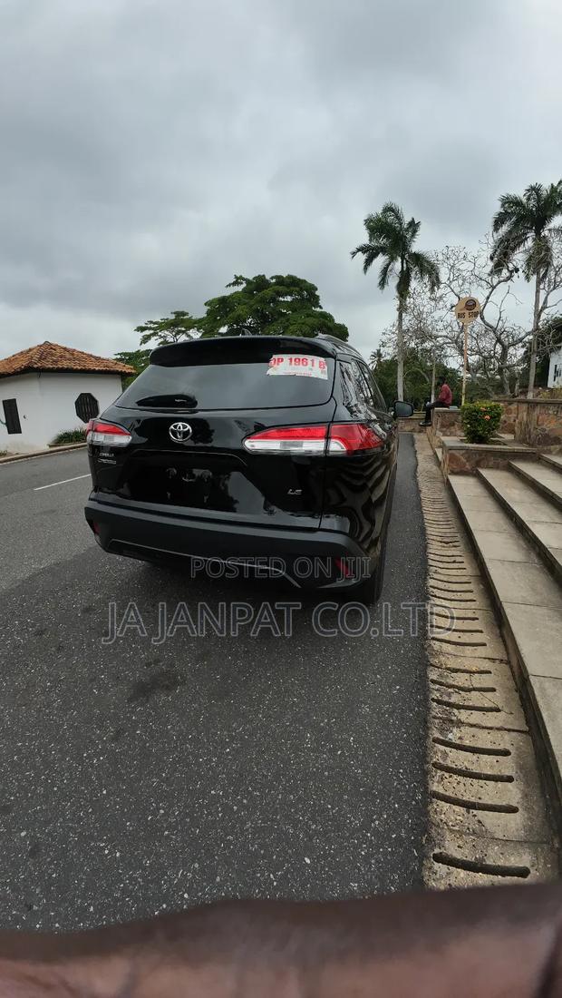 Toyota Corolla Cross LE 4WD 2024 Black