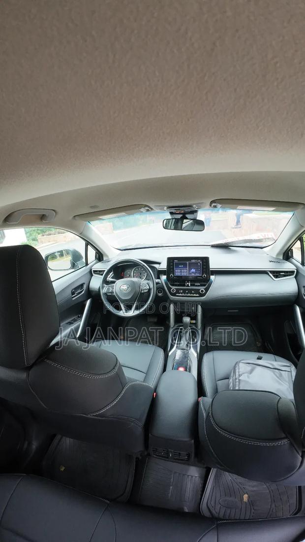 Toyota Corolla Cross LE 4WD 2024 Black