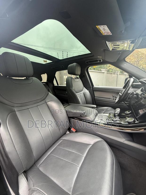 Land Rover Range Rover Sport SE 2024 Black