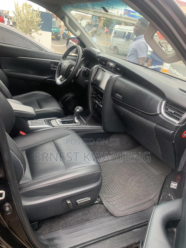 Toyota Fortuner 2021 Black