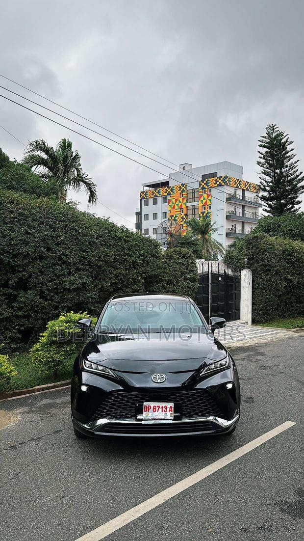 Toyota Venza Limited AWD 2024 Black
