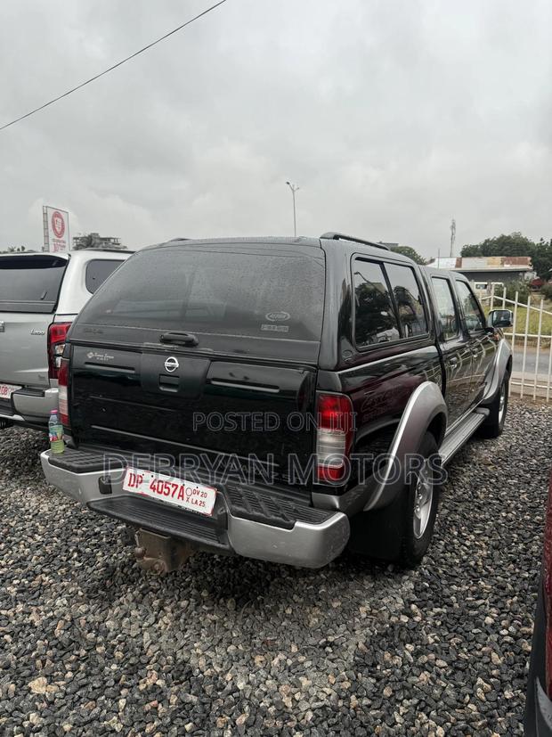 Nissan Navara 2.5 dCi 2010 Black