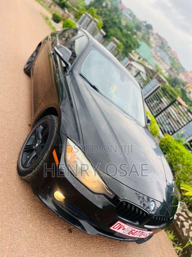 BMW 320i Sedan RWD 2015 Black