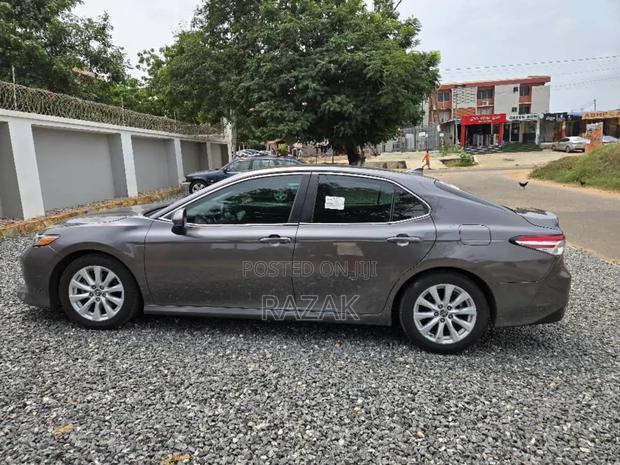 Toyota Camry 2019 Gray